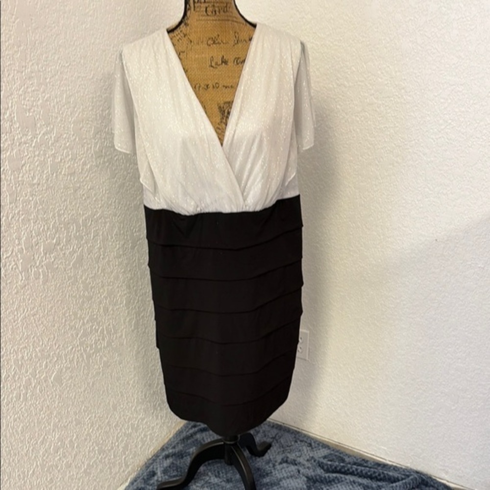 EnFocus Elegant Black and White Layered Midi Dress